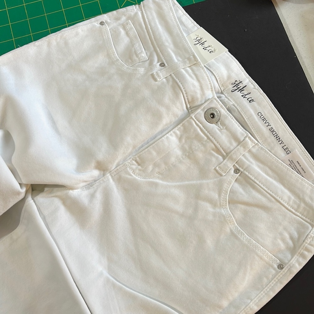 White Style & Company curvy skinny leg lightweight stretchy jeans